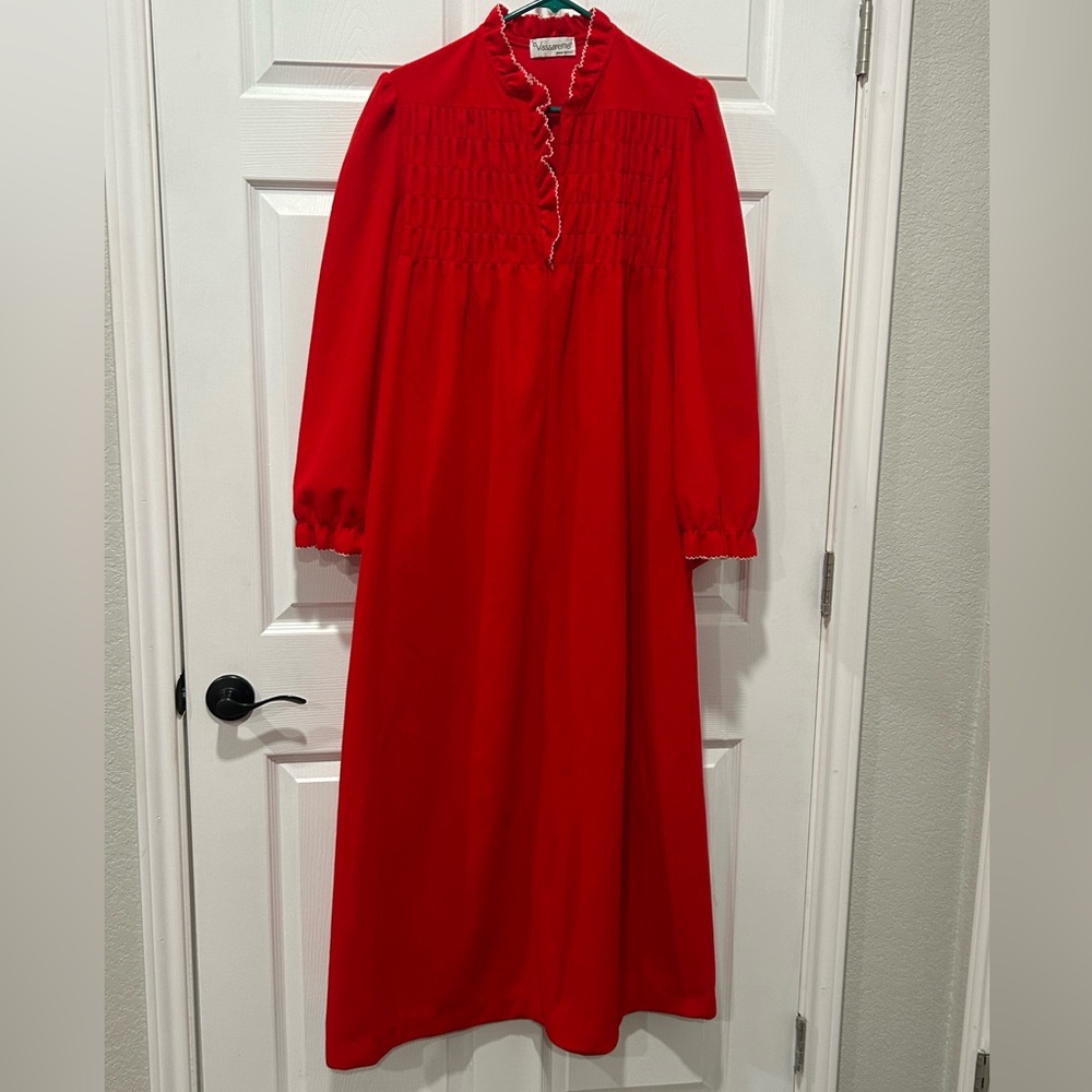 Vintage Vassarette Gown Robe Red Large Zips USA Made Moomoo Granny